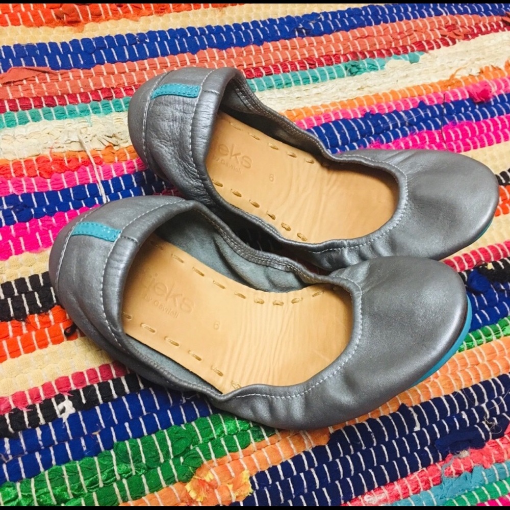 Metallic Pewter Tieks, size 6